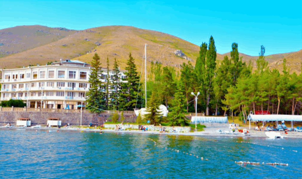 - HOTELS IN REGIONS SEVAN ``BLUE SEVAN`` HOTEL